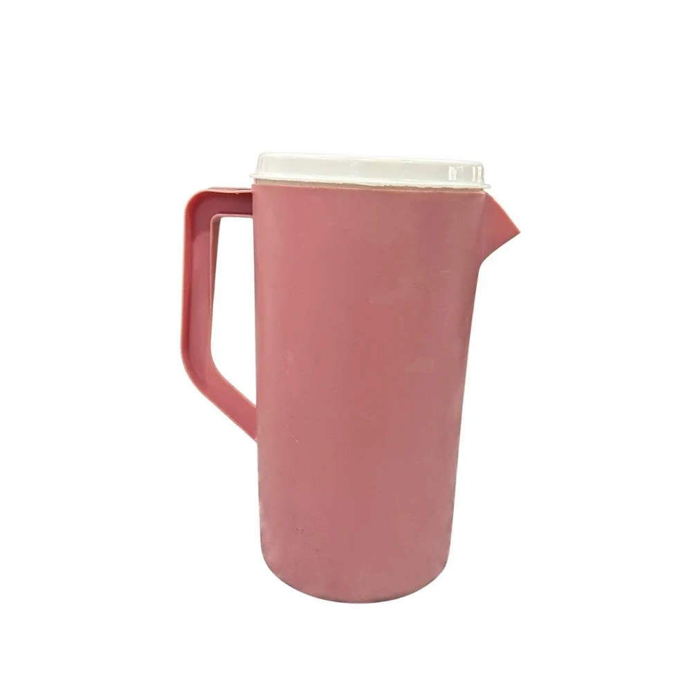 Vintage Rubbermaid Pink Pitcher 2 1/4 Qt 2129 mL White Lid Retro Kitchenware